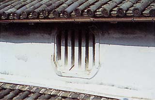 虫籠窓